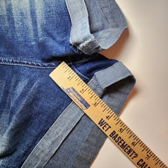 Jean Distressed Cuff Denim Shorts Women SZ Medium - Picture 8 of 10